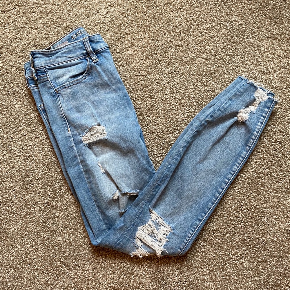 American Eagle Distressed HighRise Jeggings Size 6